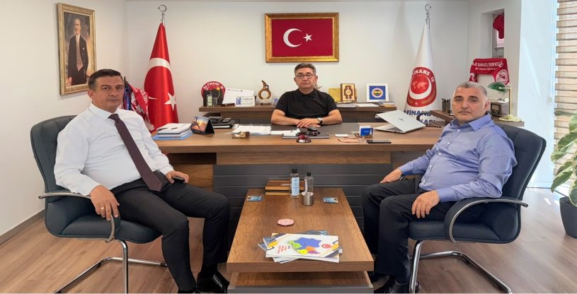  YİĞİT, EMLAK KATILIM ŞUBE MÜDÜRÜ SAÇKESEN İLE ZİRAAT BANKASI ŞUBE MÜDÜRÜ TÜTÜNCÜ'YÜ MİSAFİR ETTİ